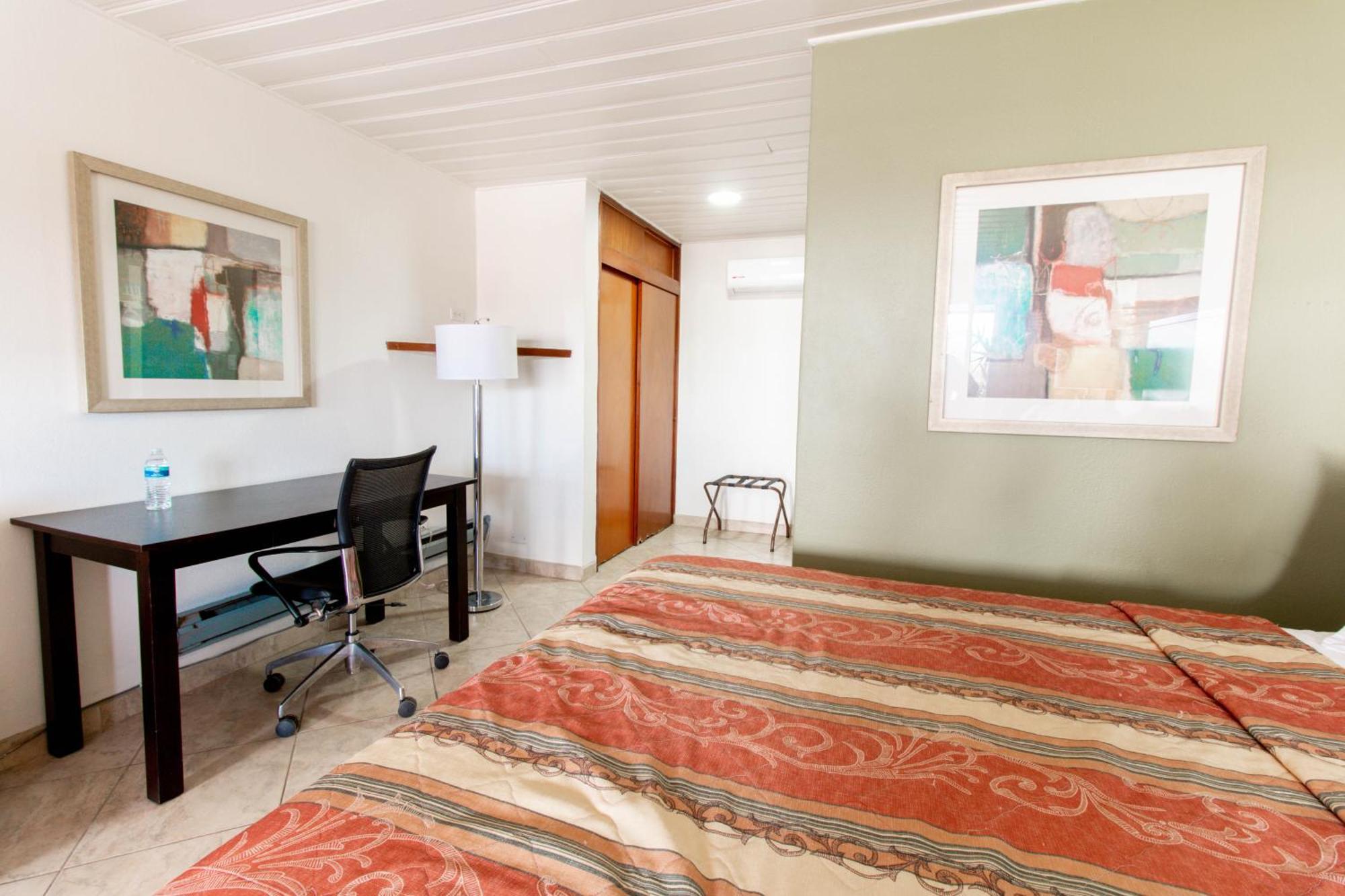 טקאטה Hotel El Dorado חדר תמונה